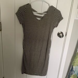 Full Moon maternity dress. Green. Hardly worn, non smoking home